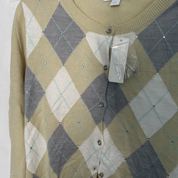 Beautiful cardigan from New York and Company size large - Picture 2 of 7